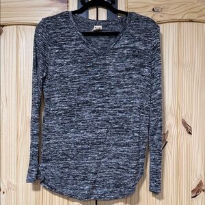 Faded Glory Black and Gray Long Sleeve V-Neck Top